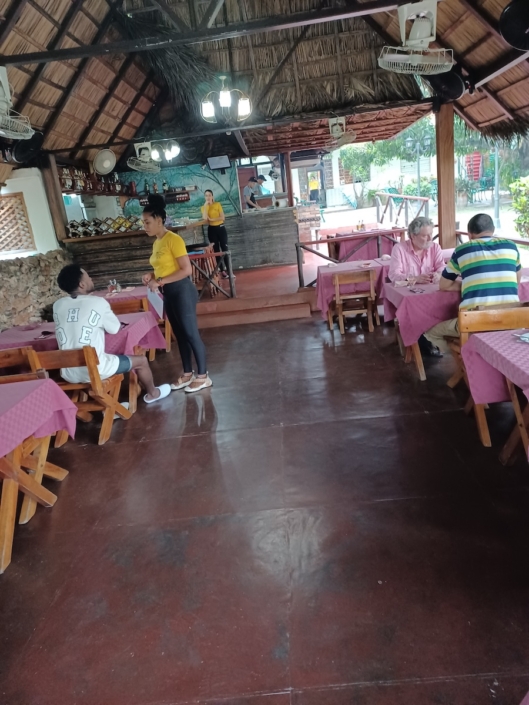 Go to restaurant in Santiago de Cuba