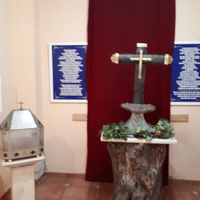 The cross planted by Columbus in 1492